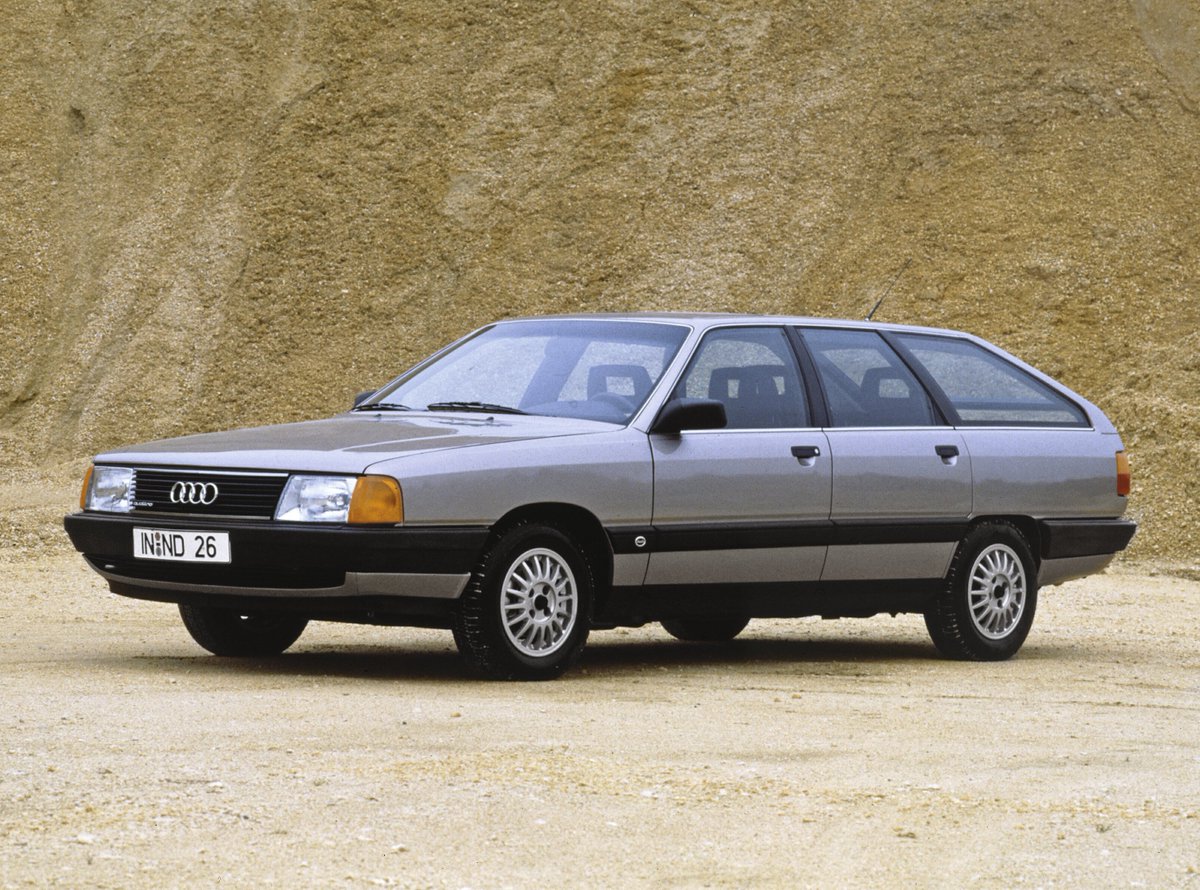 AudiA6 の起源である《Audi 100》は、今から50年前、親会社の意向に