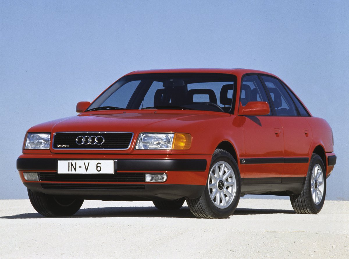 AudiA6 の起源である《Audi 100》は、今から50年前、親会社の意向に