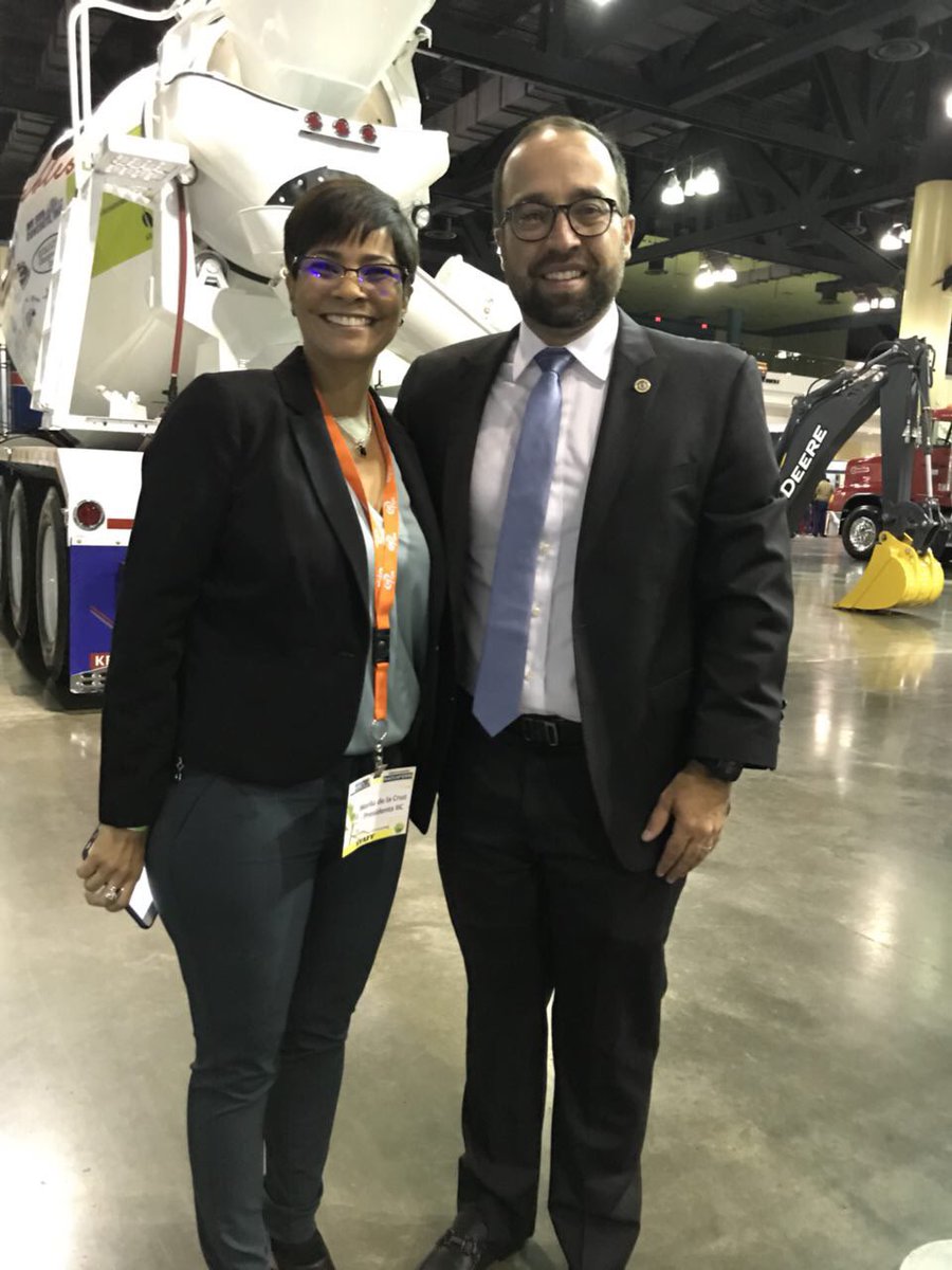 omarjmarrero's tweet image. Aquí con la Presidenta del Instituto de Ingenieros Civiles del CIAPR, Marilú De La Cruz. #MVC2018