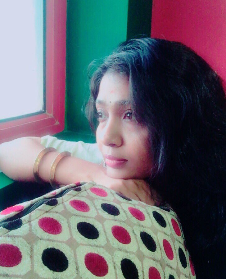 MIRCHI_SHIV's tweet photo. #justlikethat #bythewindow #lost #inthoughts #wonderingmind https://t.co/7n8nTBwPHm