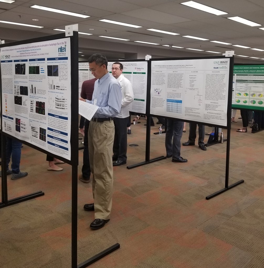 ramonarholmes's tweet photo. Busy day at #UNTHSCRAD 2018 https://t.co/SjqJXtI7Dw