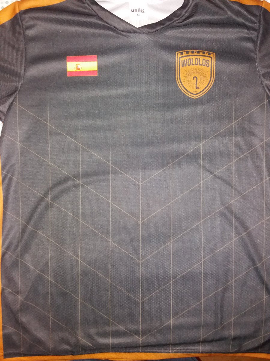 Pues ya tengo otra camiseta para la colección <a href="/wololos/">Wololos</a> un buen recordatorio de que españa no está tan lejos como algunos piensan.