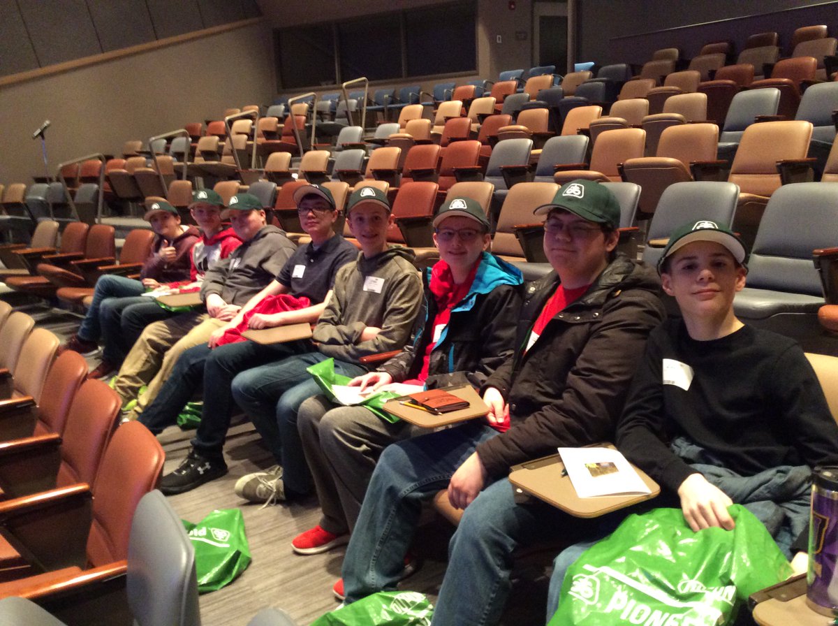 annwileyIA's tweet photo. @JCSD_JMS Students learning @DuPontPioneer HyperStream Day!
Future ahead:  JMS HyperStream Club students emerging in technology-related careers! @JohnstonCSD @JCSD_Technology @JCSD_STEMed @IowaSTEM @hyperstream https://t.co/XcLMbTFSr6
