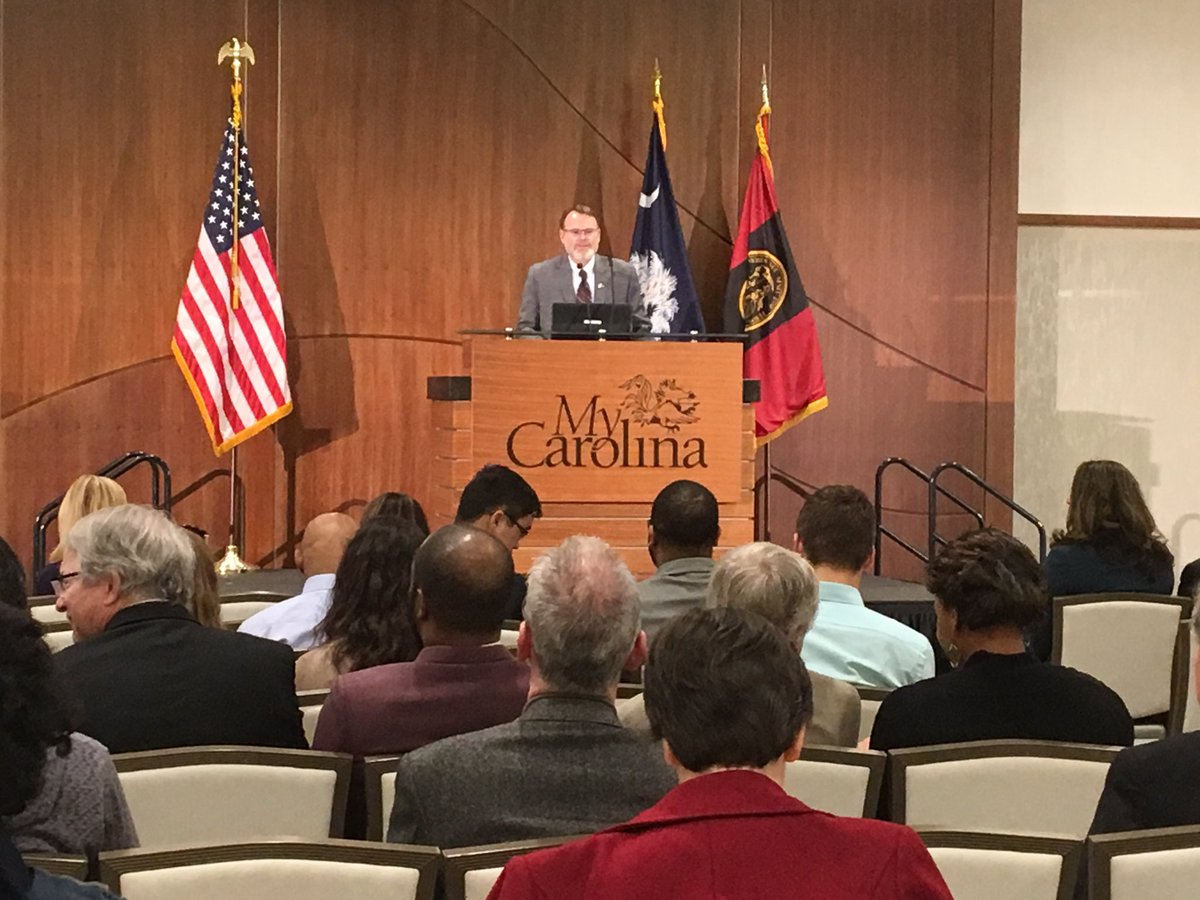 USCArnoldSchool's tweet photo. #ArnoldSchool Dean Thomas Chandler welcomes attendees to the 11th Annual #ClyburnLecture, held on "Ensuring the Right to Health" day of #NationalPublicHealthWeek https://t.co/iWmZcfE5ZK