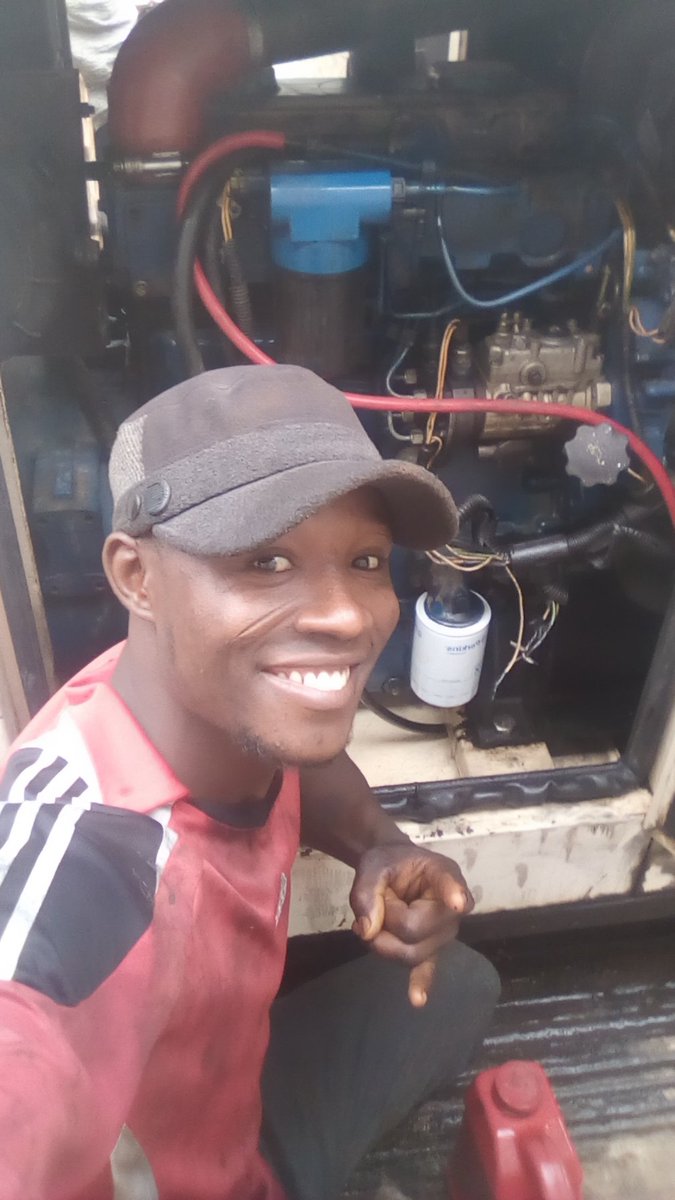 ANAS_SICO's tweet photo. face of a happy, honest, Mechanic. I repair any kind of Diesel engines e.g Perkins, Mikano, Mantrac, T4, SL, ST,   Lp, GM90IMEX. E.t.c u can give me a call from anywhere you are in this country I will come &amp; hack d entire problem of your engine Insha-Allah No need to worry.💪😊 https://t.co/H0ku7QCIwk