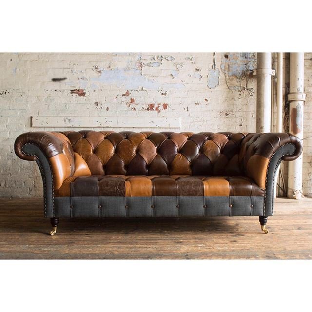 This brown leather sofa from <a href="/abodesofas/">Abode Sofas</a> has us swooning! 😍😍😍😍 #patchwork #interiors #interiordesign #furniture #decor #homedecor #designinspiration #allthatglittersinteriors #getthesparkleeffect