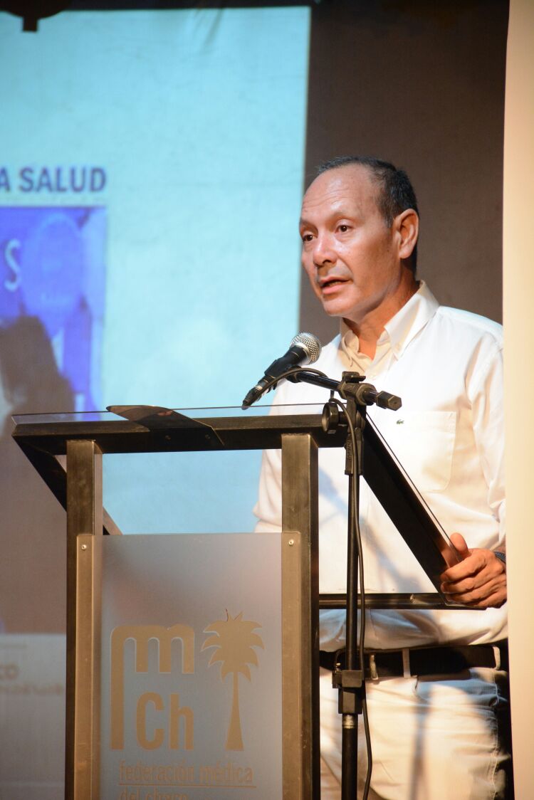 ChacoSalud's tweet photo. ➡El ministro de Salud, Luis Zapico acompañado por su gabinete presidió la apertura de la jornada por el Día Mundial de la Salud, donde participan profesionales de toda la Provincia. #ChacoSalud #ElEstadodetuLado 🏥⬆👌💪 https://t.co/h0KGOWAy57