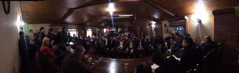 CIROARAMIREZ's tweet photo. Seguimos construyendo la gran alianza que sentará unas bases sólidas para construir un futuro para todos #DuquePresidente @IvanDuque @mluciaramirez @CeDemocratico @boyacasietedias https://t.co/k5pzNPstFk