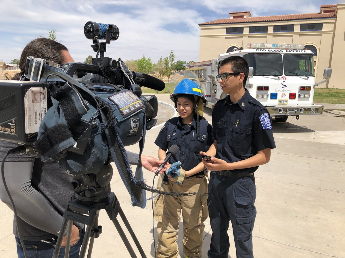 DVHSYISD's tweet image. Fire Tech students testing out the new pumper. #KFOX #WeAreOne #OFOD #ItsWhatWeDo #YISDProud #THEDISTRICT #WeDeliverExcellence #BeOurGuest @ysletaisd @KFOX14