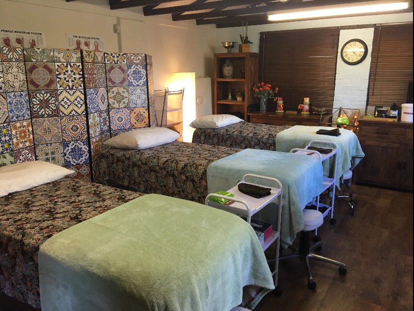 Caringhands18's tweet photo. Members of the Caring Hands Team now also have Diplomas in Indian Head Massage &amp; Thai Hand &amp; Foot. Proud to be offering this therapy on Blackpool Children’s Unit plus providing additional clinics for our community &amp; seeing the benefits it provides. Get in touch for more info https://t.co/QlfmCKqXzO