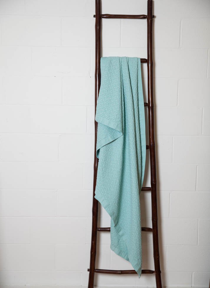 LinenWay's tweet photo. Cozy up in our new #LinenWay Santarem and Porto stone washed cotton throws! https://t.co/d6hMDdrZZW