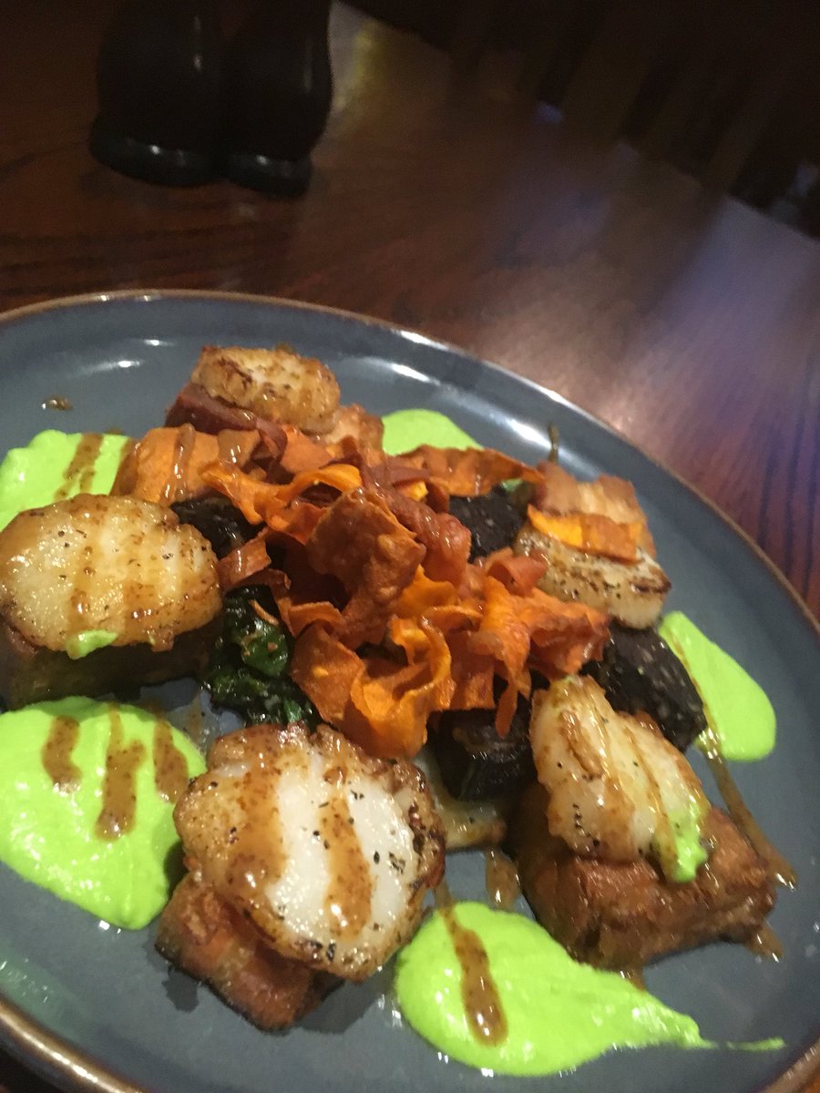 GoodliffesLbro's tweet photo. Tonight’s ‘catch of the day’ #scallops &amp; #porkbelly  available ‘til Monday #Loughborough #restaurant #fizzFriday https://t.co/g1H538SiXT