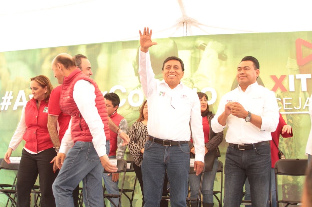 H_AguilarV's tweet photo. Vamos a dar una lucha frontal para rescatar al #Distrito07 de las garras de la delincuencia, vamos a fortalecer la convivencia cordial de todos los ciudadanos. #TúMeConoces 
Agradezco el respaldo de @ruizmassieu de @JuanCLastiri y @Xitlalicceja en San Salvador Chachapa #Amozoc https://t.co/A6NrhU7KlB