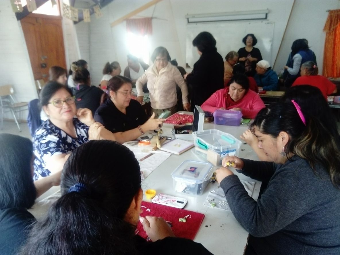 fundapintana's tweet photo. Mas de 30 Mujeres Participan del Taller de Arte Mujer 2018 en la comuna de La Pintana, Todos Lo Martes y Jueves a las 10:00Hrs. Un espacio para el aprendizaje y encuentro de mujeres @funfamilias https://t.co/FPCH2gfq8M