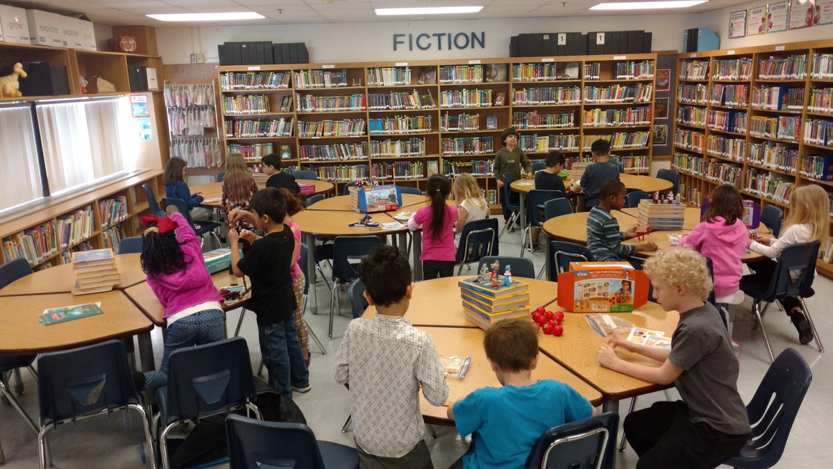 MB_Mediacenter's tweet photo. Makerspace kits were a hit at Morris Bye!  #findyourjoyhere  #ahschools  #MBTigers #makerspacefun https://t.co/YcXJAnmPru