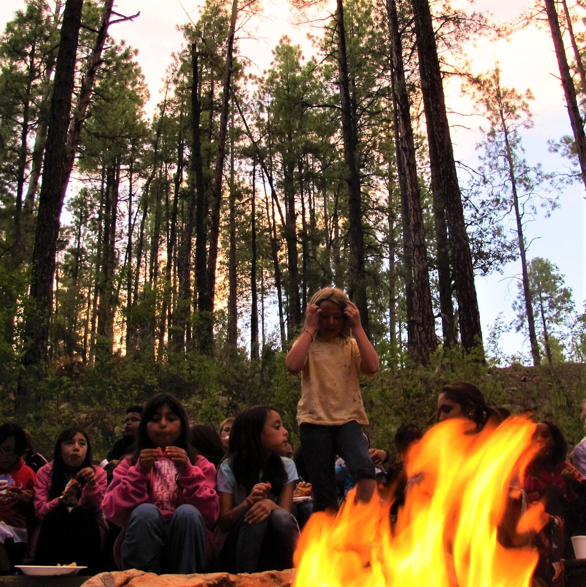 swiftyouthaz's tweet photo. Friends, great food, geocaching, hiking adventures, fishing, canoeing, arts and crafts, more awesome food, glow party, star gazing, yep...these are just a few of our favorite things #ClubSwiftJr is looking forward to this weekend. Follow along at #SwiftOutdoors! https://t.co/Busygt2fvB