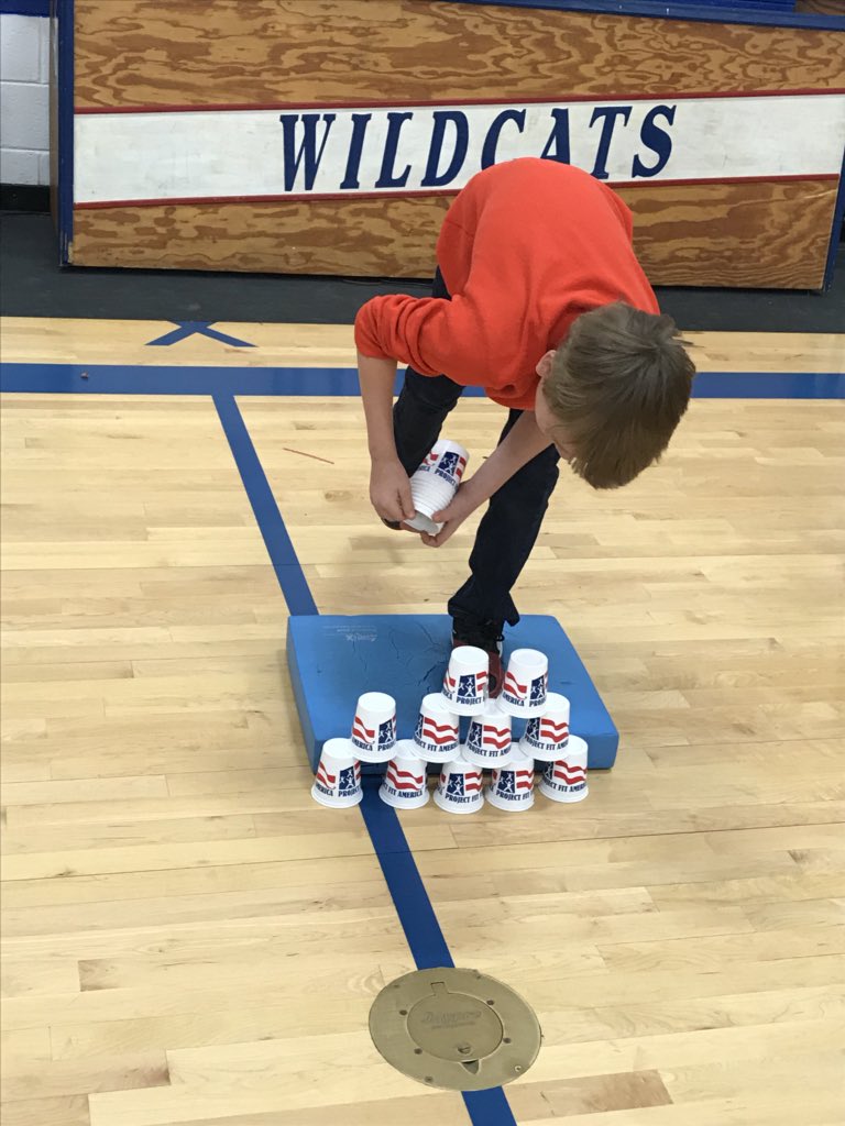 SouthCentralPE's tweet photo. We have been working on balance with our bodies and with other objects during stations this week! Students have worked in small groups with the responsibility of following written task descriptions, reflecting on their performance of each task, and creating their own challenges! https://t.co/4WpPdzTin6