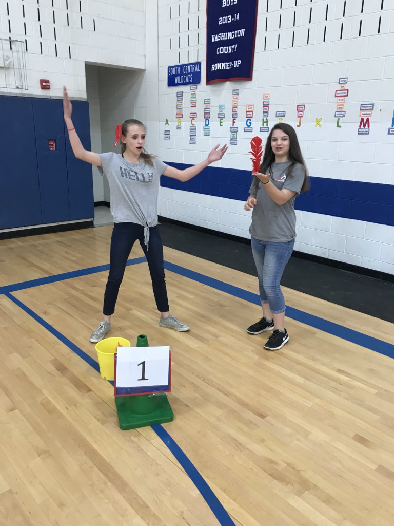SouthCentralPE's tweet photo. We have been working on balance with our bodies and with other objects during stations this week! Students have worked in small groups with the responsibility of following written task descriptions, reflecting on their performance of each task, and creating their own challenges! https://t.co/4WpPdzTin6