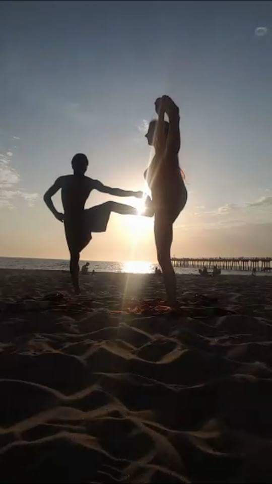 me & @FemYogaTaylor @ Hermosa Beach! #YogaSessions #Namaste #Yoga #sunset #beach Los Angeles, California, USA 🇺🇸 👌🏾