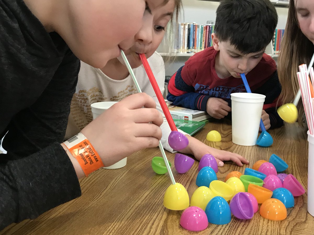 PCSD_LN5's tweet photo. Thank you @KDGWetzel for creating such an awesome STEM activity for Book Buddies! #Raiderstrong https://t.co/04P9OZrobV