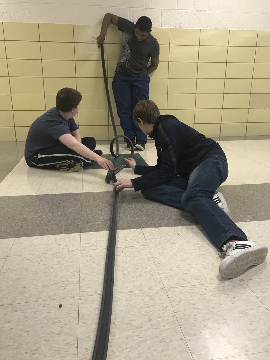 merrill307's tweet photo. Roller Coaster Physics (&amp; teamwork) #WeAreFirebirds https://t.co/mPPN6I086m