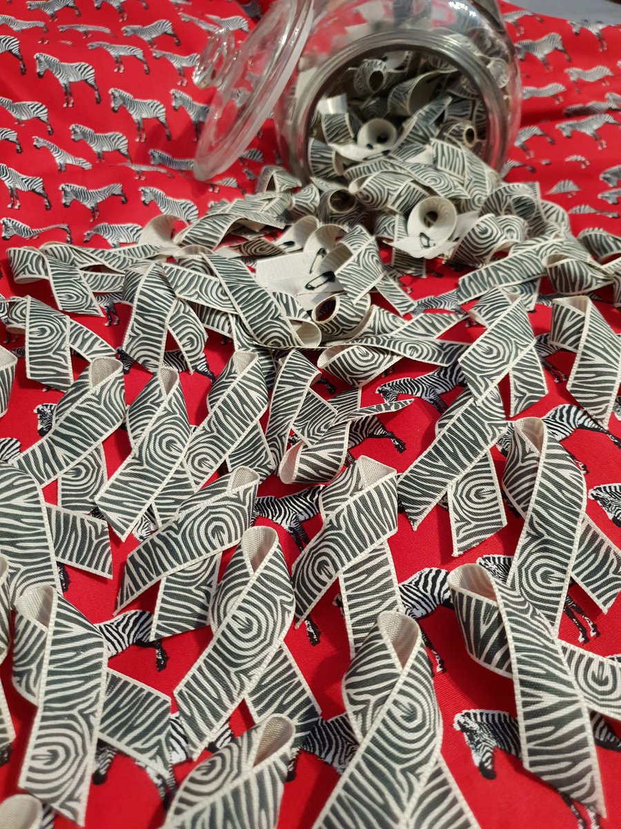 bettyflorence23's tweet photo. Zebra ribbons everywhere...another 50 made this week, getting closer to my target @ehlersdanlosuk #EhlersDanlosSyndrome #edsawareness #edsawarenessribbons2018 #handmade #zebra #everythingzebra https://t.co/iksrah13PR