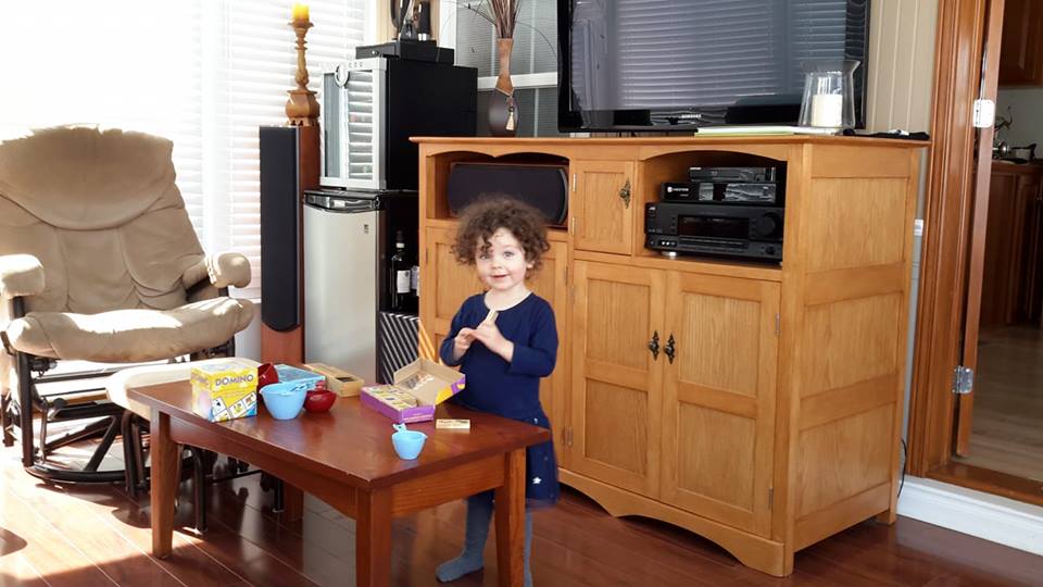 ClairePageau1's tweet photo. @helenebleclerc J'ai une petite-nièce de 2 ans 1/2, je trouve tellement qu'elle vous ressemble, surtout avec ses cheveux très bouclés comme vous verrez. https://t.co/HgjIOBPcAB