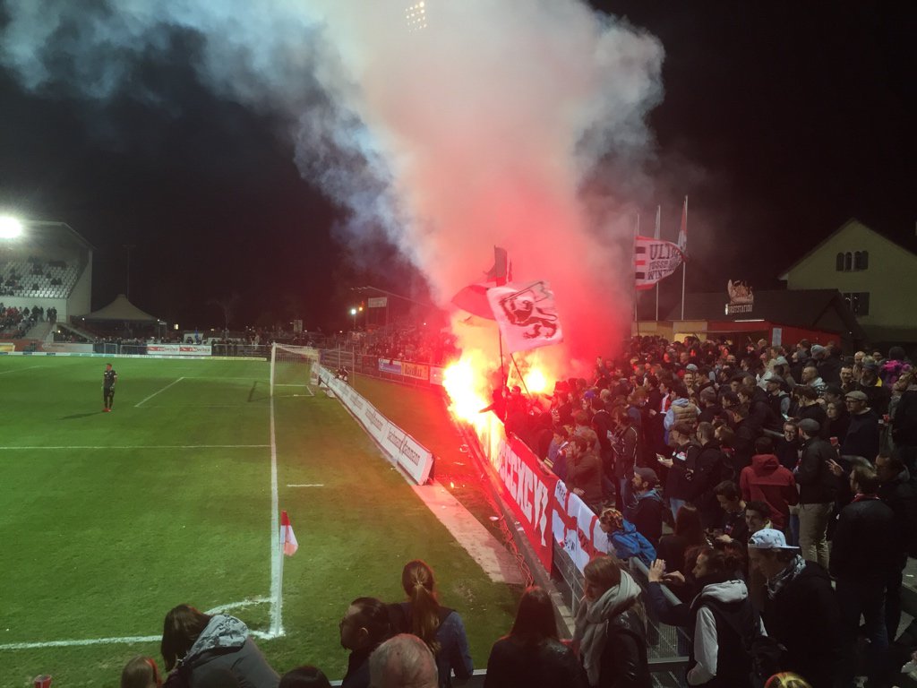 FuzzyDonnyDuck's tweet photo. #winsch “Flares when we’re losing. We only do flares when we’re losing” @FootballSwiss https://t.co/I3WoE1tslh