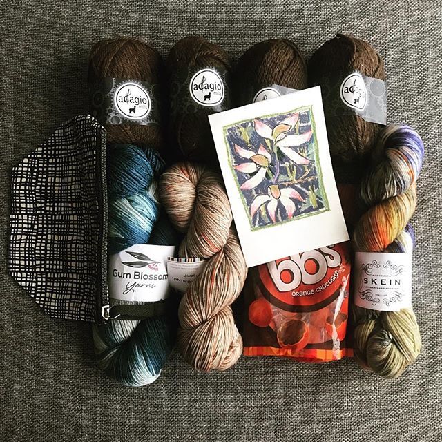 FibreShare's tweet photo. Love those earthy hues 🌲🍂
📷: @throwninthewhole
・・・
After being held up in customs for what seemed like FOREVER, my #fibreshare2018 finally arrived! Thank you so much, Fiona! 🇦🇺 I’ve included a photo taken just last night to show how completely yo… https://t.co/CljPVf1nnv https://t.co/oxdJelRFba