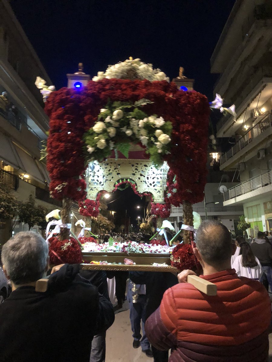 ChristosDimas_'s tweet photo. Επιτάφιος στην Παναγια την Γιατρισσα στο Λουτρακι και συνάντηση επιταφιων.
Καλή Ανάσταση! #Loutraki #Λουτρακι #Κορινθια https://t.co/8JtG6v0Lfu