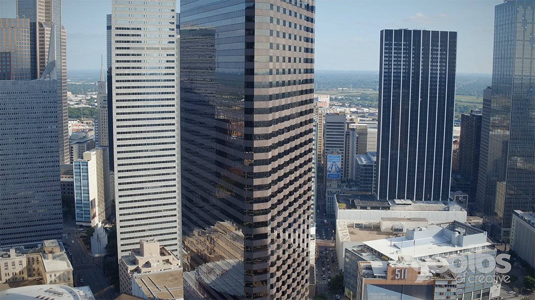 <a href="/Ross_Tower/">Ross Tower</a> ..45-story staple in downtown #dallas recently went through $20M makeover &amp; state-of-the-art connected #tech infrastructure. <a href="/900lbs/">900lbs</a> was engaged to design large-scale #visual content &amp; the technical backend. Ross Tower was also homebase for #DallasStartupWeek
!