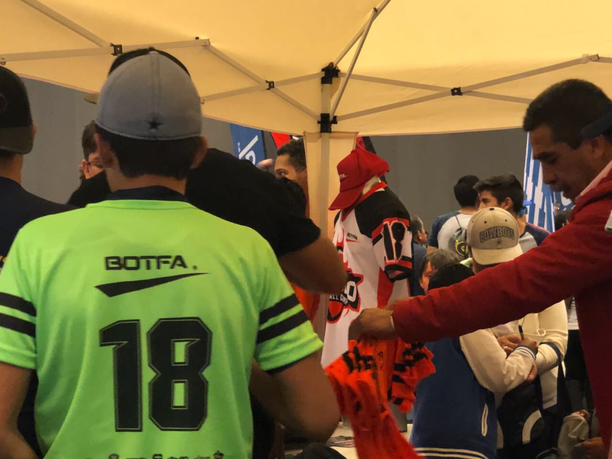 GuilleGumi's tweet image. #BOTFA patrocinador oficial de #EstrellasDelFuturo clínicas de 🏈 para niños con @EzekielElliott cc @RodolfoFabela