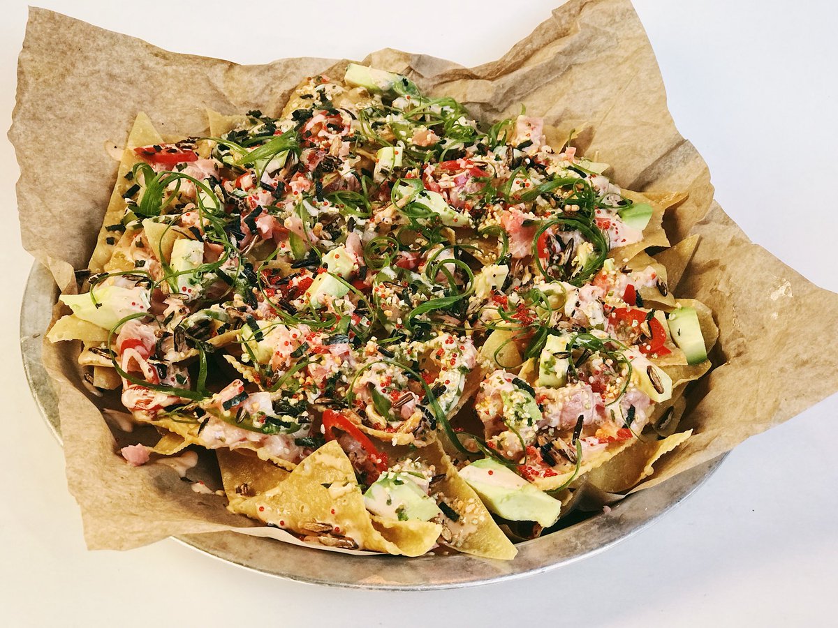 Sushi nachos. Always &amp; forever. 😍 Raise your hand if you agree!