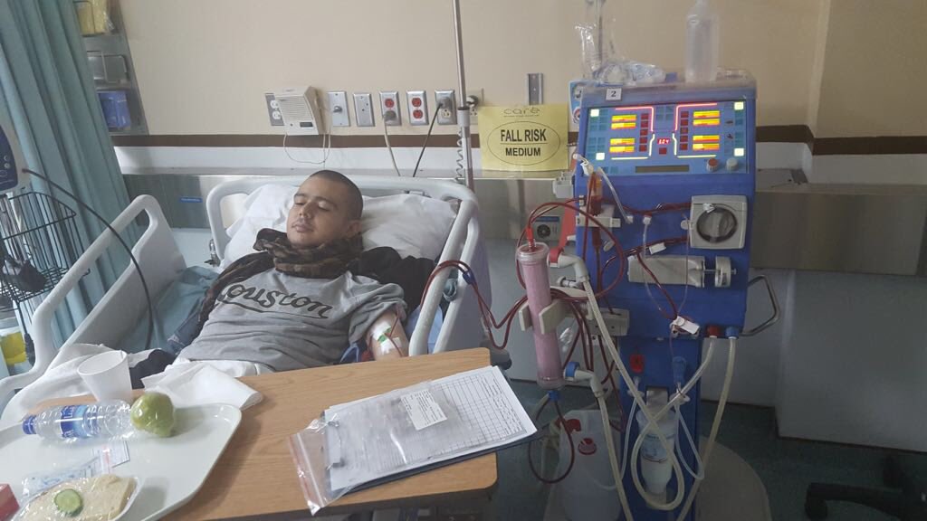 KSA0096655's tweet photo. #حالة_إنسانية 
حادث سبب له شلل نصفي وفشل كلوي ويقول ابي اغسل ولا قدرت اغسل على حسابي ثلاث مرات في الأسبوع وكل غسله ب 600 ريال سعودي💔 فالله يرحم والديكم الي يقدر يفتح له ملف في مشفى او جمعية تساعده في الغسيل الله يخفف عنه فله الأجر.
0558858382 https://t.co/0qhCWoBtDq