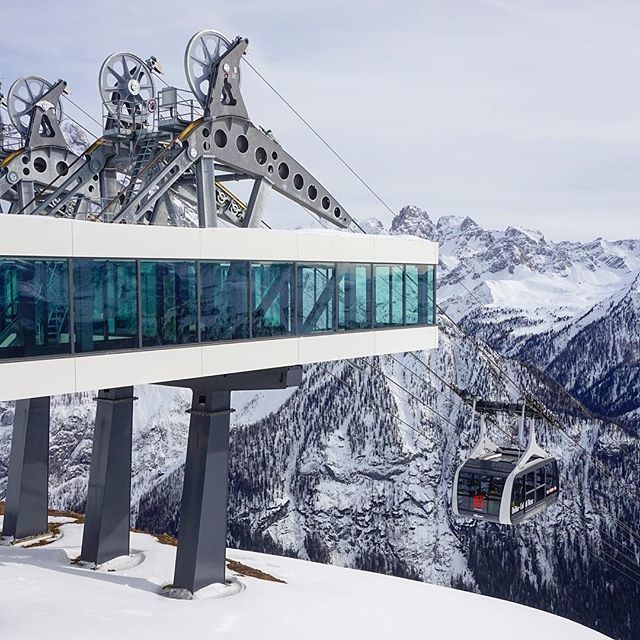 PeterZboncak's tweet photo. K oblakom... #valdifassa #sella #sellaronda #cablecar #doppelmayr #coldeirossi #belvedere #italia #ski #skiing #snow #winter #winterwonderland #dolomiti #dolomitisuperski #nature #mountains #travel #trip #europe #ig_photooftheday #ig_italia #slovakphotographer #sonya5000 https://t.co/SUO4g3tIcj
