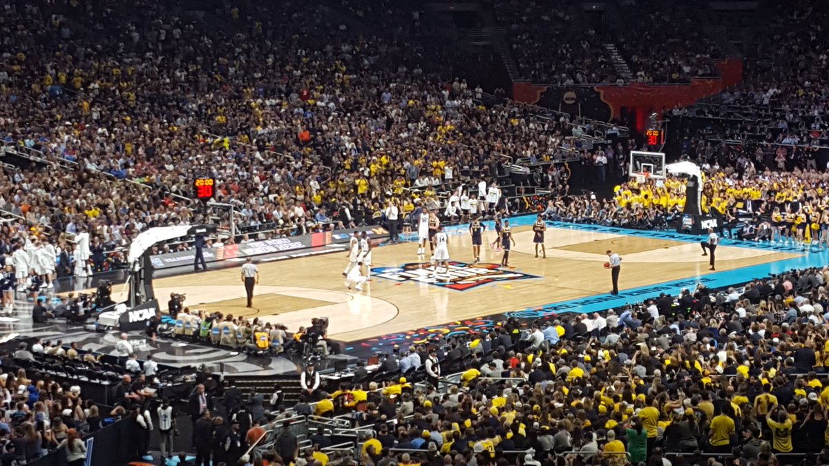 sully2x's tweet photo. #FinalFour weekend in #SanAntonio ... speechless #wetakingover #FinalFourFanFest #MarchMadnessMusicFestival 🏀 https://t.co/rnDzPPfGUO