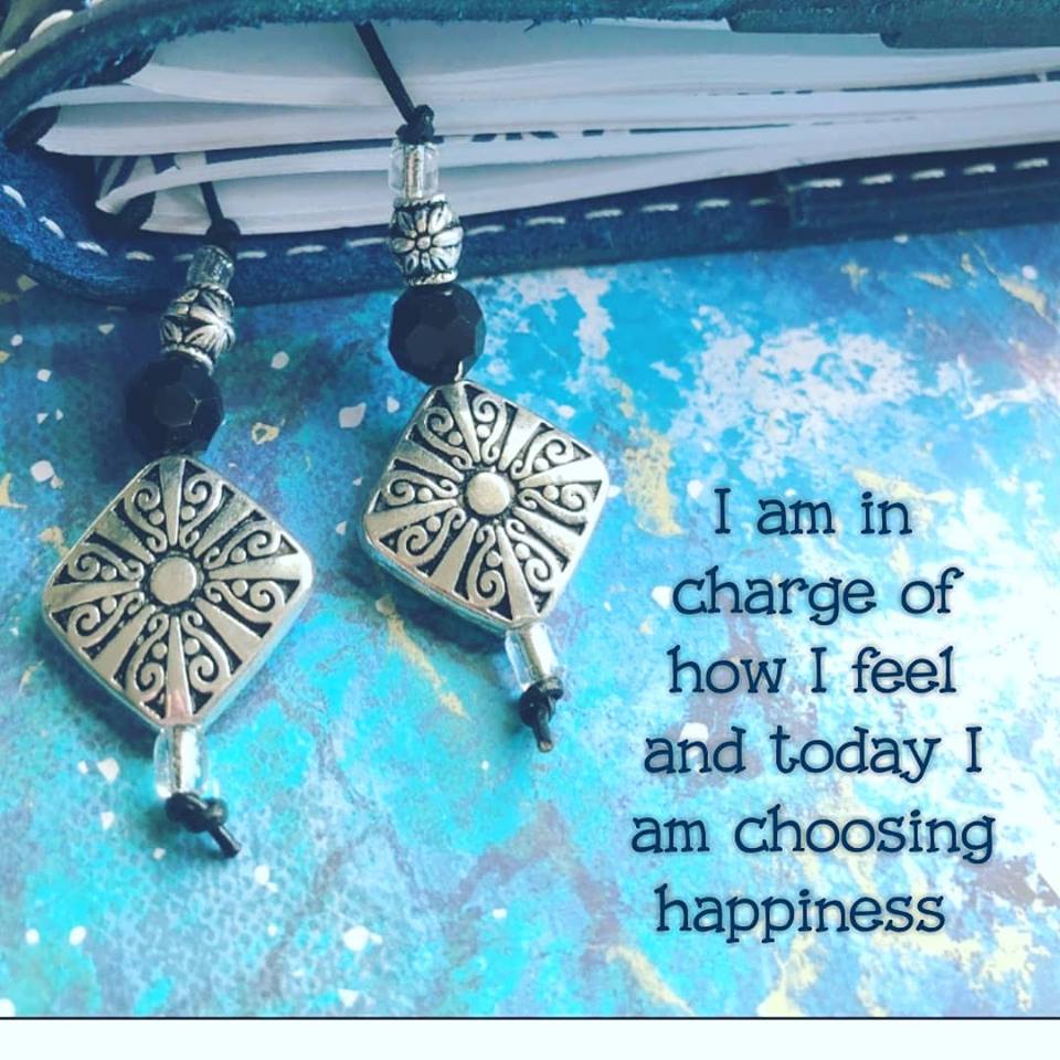 MELT_Creations's tweet image. Here's to a happy and fun weekend! etsy.com/shop/MELTcreat  … … #meltcreationsUS #etsyshop #etsyjewelry #travelersnotebook #tn #tncharms #bulletjournal #BuJo #plannercharms #planneraddict #plannernerd #plannerjunkie  #chicsparrow #nayapaperie #pellestudio #foxyfix
