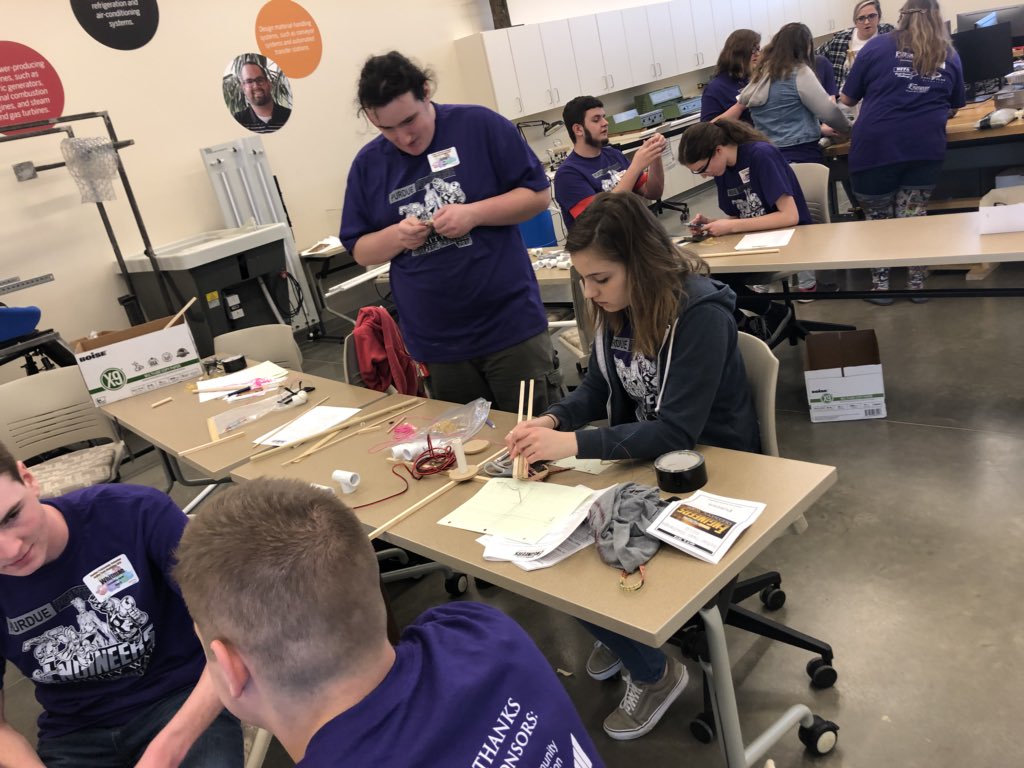 ztschroeder's tweet image. #boilertech #purduecolumbus #csanewtech

Vex #Robotics and #Electromagneticity

@mreedcsanewtech @bcscindiana @CSANewTechHS