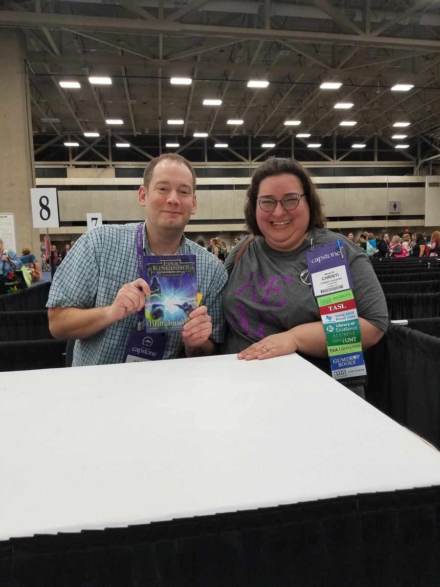 ChristiDiggens's tweet photo. @brandonmull I promise I'm not stalking, but . . . #TXLA18 #Librarianstalker joining the #stealthie movement. https://t.co/WOCwRwYsSD