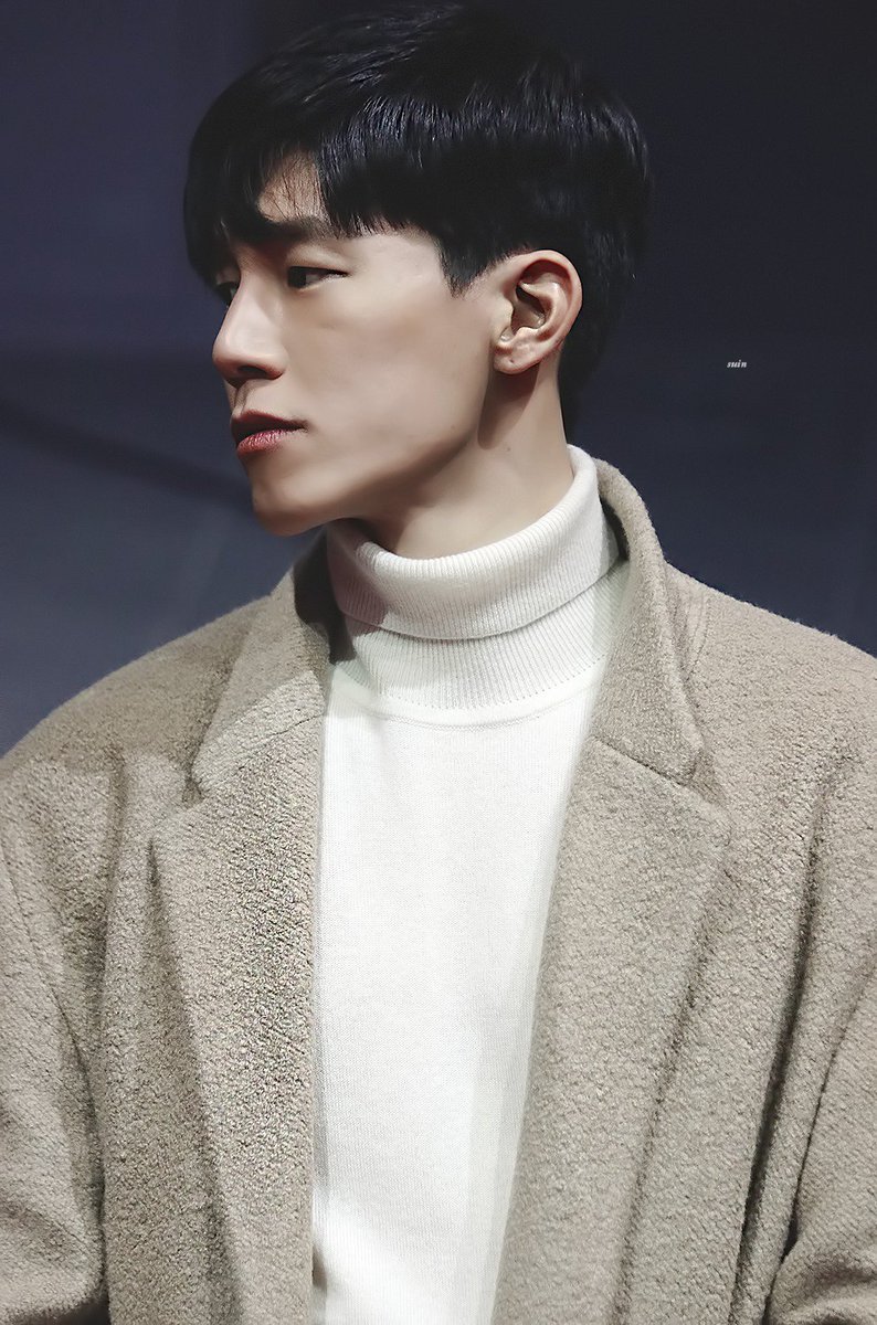 isonghaa's tweet photo. ong seongwu and kim mooyeol can pass easily as father and son https://t.co/H09nCOW9S5