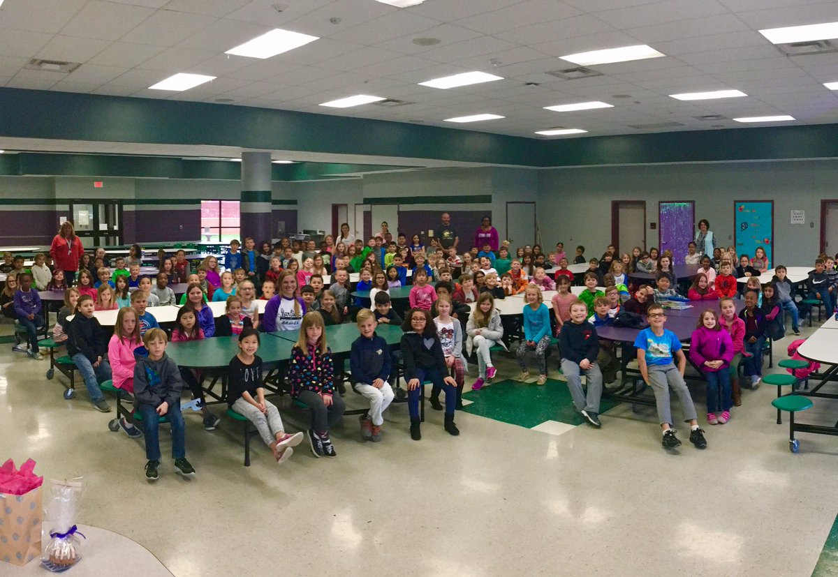 DanielleBreezy's tweet photo. The second grade at @WeAreBarfield in Murfreesboro rocks! Fun weather visit! @WKRN @JaredP_WKRN #weatherauthority https://t.co/2XIeogL2lE https://t.co/Y7tZD2z687