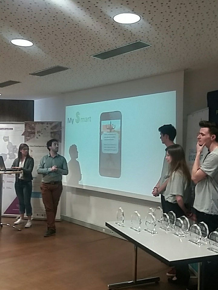 PilesLogistique's tweet photo. MySmart, une application qui reconnaît les déchets apportés par les usagers pour améliorer le tri et la valorisation #ChallengeLogConnect18 https://t.co/6B1TGYl9mm