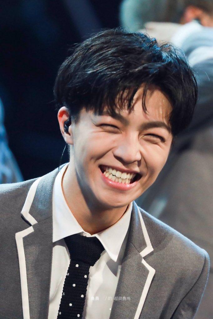 CHENLINONG_TH's tweet photo. [180406] CHENLINONG💕🍓🍫

เฉินลี่หนงวงNINE PERCENTกับรอยยิ้มที่ละลายโลกของเขา😍😆

#หน่งหนง #หนงหนง  #陈立农 #เฉินลี่หนง #ChenLinong #NongNong #IDOLPRODUCER https://t.co/3YTiKHMvmP