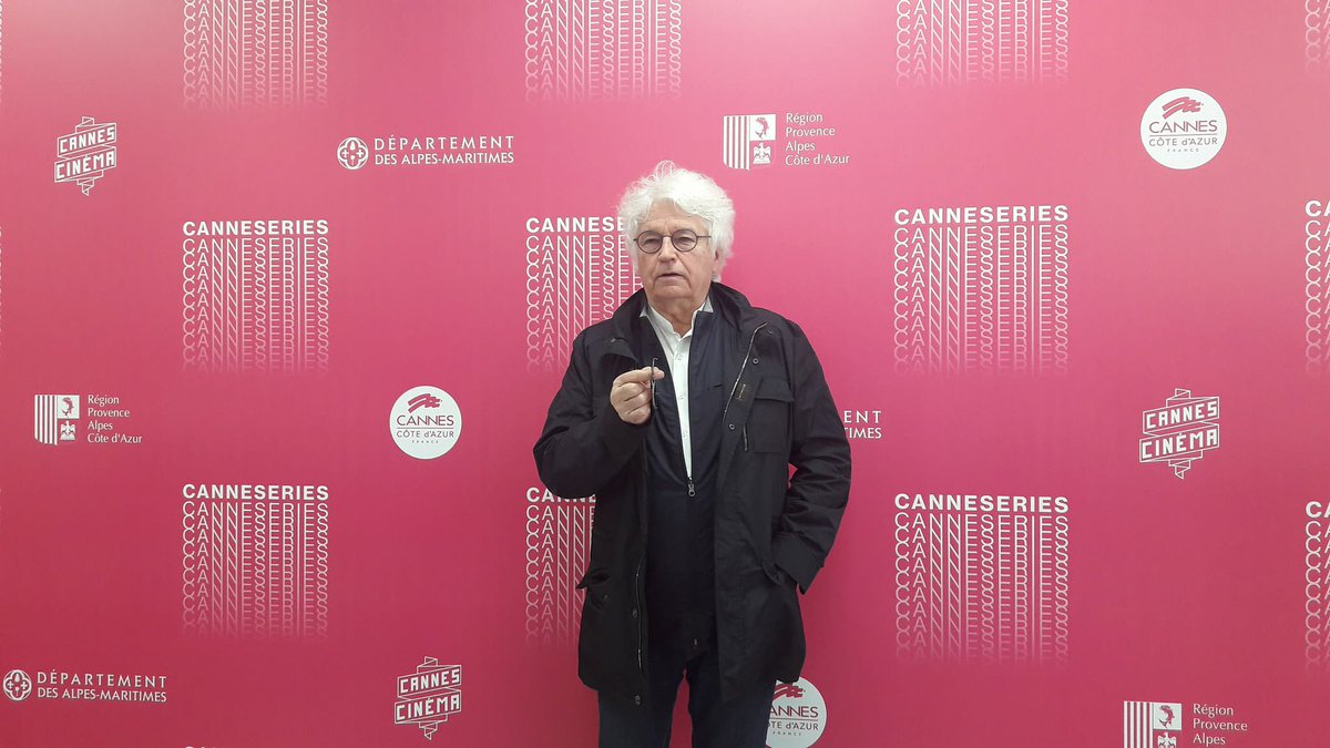 Cannes_Cinema's tweet photo. Salle pleine pour la #masterclass du célèbre réalisateur @Jeanjacquesannaud, qui vient présenter sa série #LaVéritésurlAffaireHarryQuébert, adaptée du roman de @JoelDicker. #CANNESERIESAddict #jour3 @CANNESERIES @villecannes @regionpaca @Bristol__TV https://t.co/Largeriy1A