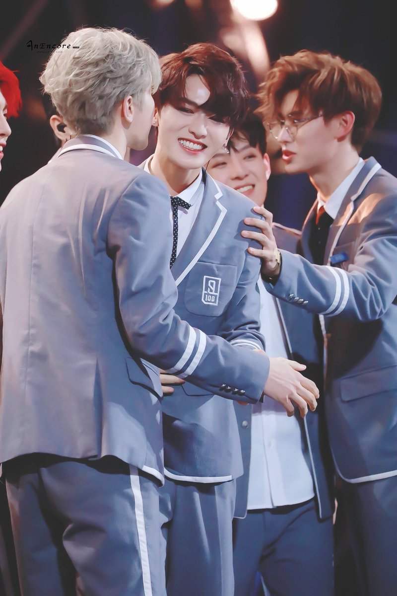 JungjungDaily's tweet photo. 040618 Idol Producer Finals!
© AnEncore0318_朱正廷个站
#ZhuZhengTing #정정 #朱正廷  #IdolProducer #偶像练习生 #YH_NEXT #YuehuaLine https://t.co/OMmaPFQ8NZ