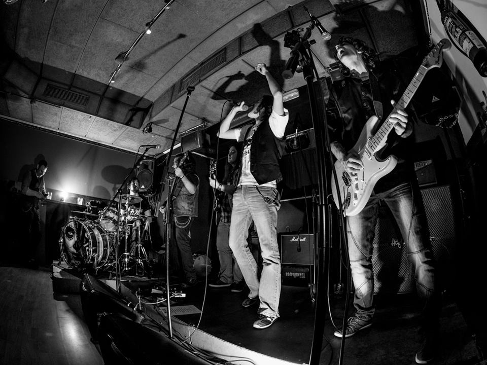 Mañana tocamos en el #Prospehell 2018. Un festival gratuito con 4 bandas emergentes. Tenéis que venir a apoyar estas iniciativas.

#Mugak #Concierto #Barcelona #RockEstatal #Metal #BandaEmergente #Musica #Viernes #LaProspe #LaPromosio #Mugamigos #Rock #Fronteras