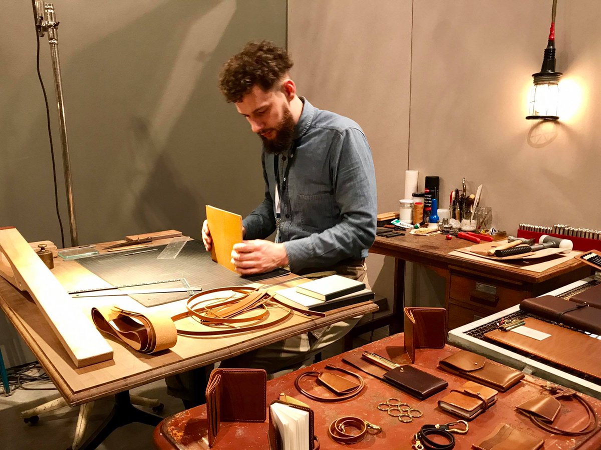 Besucht uns am Festival Criterion. 
Heute und Samstag bis 22 Uhr und am Sonntag bis 18 Uhr. 
Auf dem Bild zu sehen: Unser Standpartner WerkDorf live in Action.