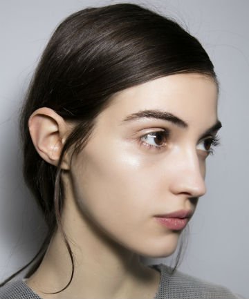 One of our favourite facial products is <a href="/Indie_Lee/">Indie Lee</a>'s pure olive-derived squalane oil. This luxurious oil helps diminish the appearance of age spots, protects the skin, and boosts cell regeneration. It's a skincare must in our books!

totalbeauty.com/content/slides…