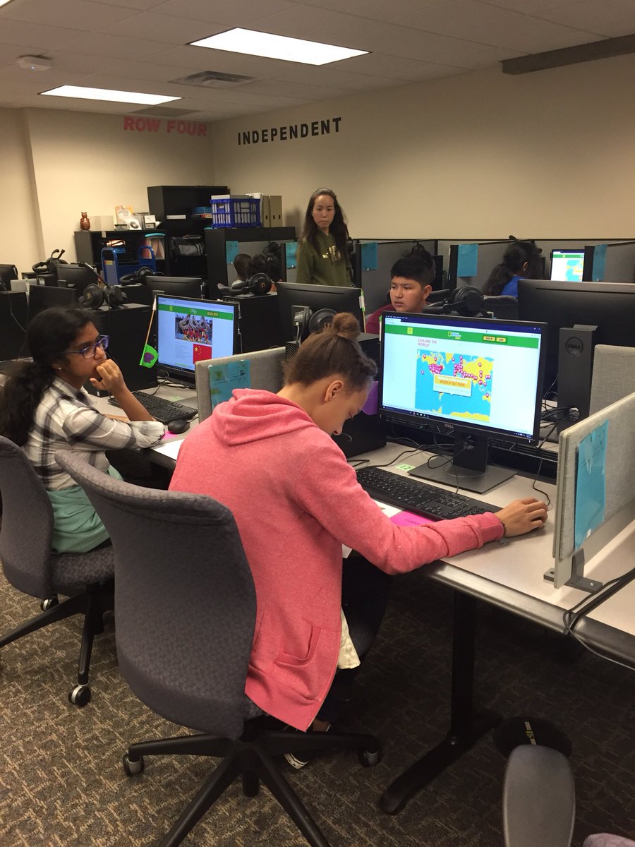 hodges223's tweet photo. Exploring new places in the language lab at Richland College #thisisthe best #warmsmyheart @aggietharp https://t.co/q2ueAUY7nc