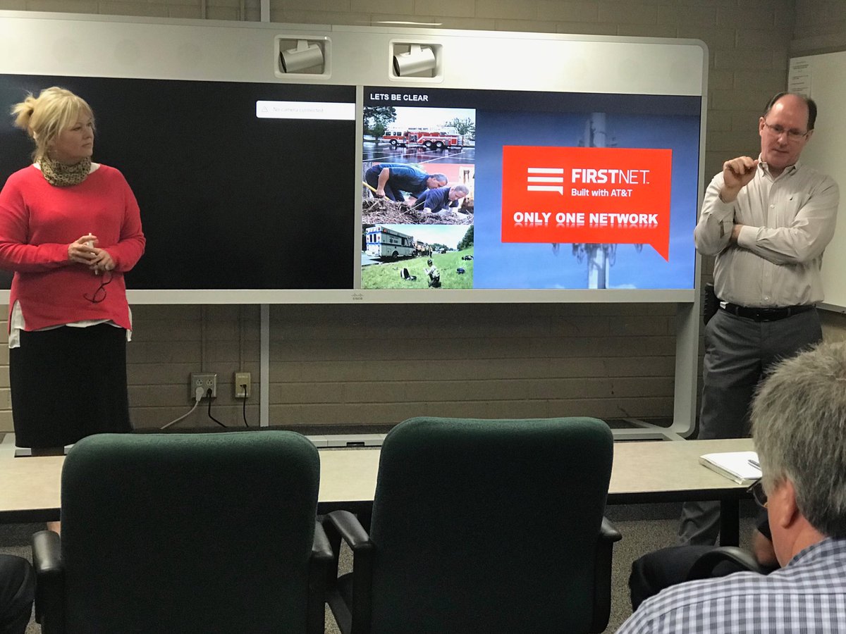 1stdueFNMAATT's tweet photo. Great meeting with the Town of @hickorync! Awesome job by C&amp;C, the NC dream team! @ia1557 @404girl @ConorJohns #talkingFirstNet #IHXecution #mightiest #builtbyAT&amp;T https://t.co/O84W2unxND